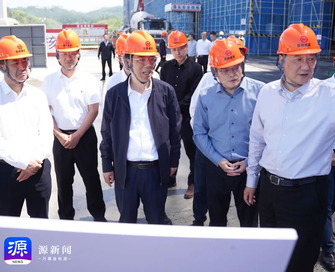 市领导楼志坚,张壮雄,刘志伟,叶旭勇,王顺发参加调研.