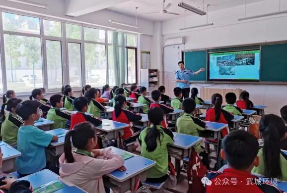 5月15日,德州市生态环境武城分局走进武城县第三实验小学开展"绿色