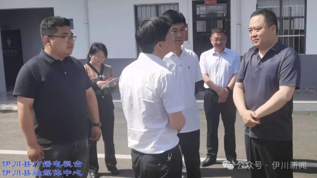 夏磊一行先后到吕店镇沟张村集中助老服务站,白沙镇范村居家助老服务