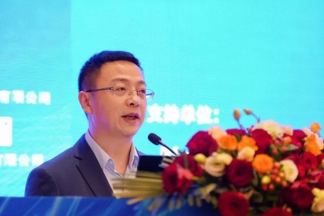 中国机械工程学会陈超志副秘书长,表面工程分会主任委员雷明凯教授,副