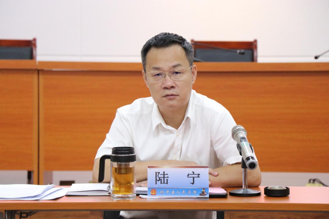 就如何做好诉源治理暨金融纠纷工作,陆宁院长提出三点建议:一是推行"