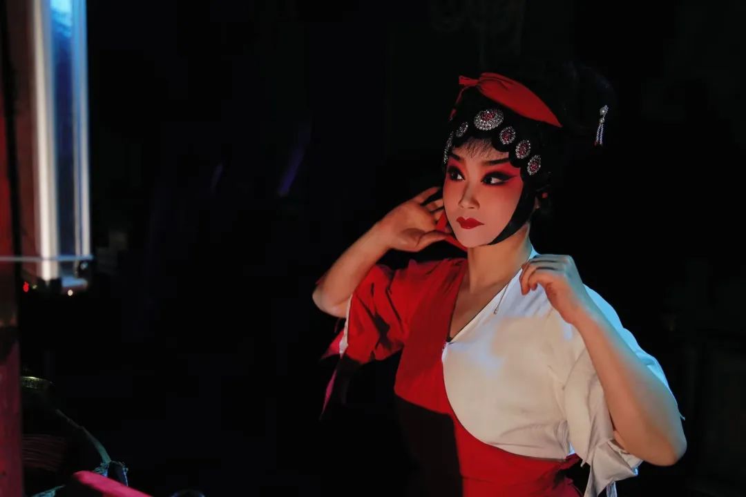 汤盛存,浙江中月婺剧团艺术总监,民盟永康市基层委盟员,国家一级演员