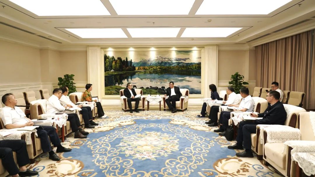 中国能建葛洲坝集团与新疆维吾尔自治区政府深化合作