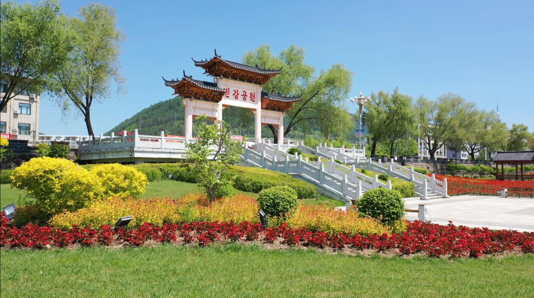 咔嚓!来看光影下的长白县城