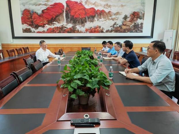 校长,党组书记,院长段建华也于近日走进任职学校泰和二中开展法治教育