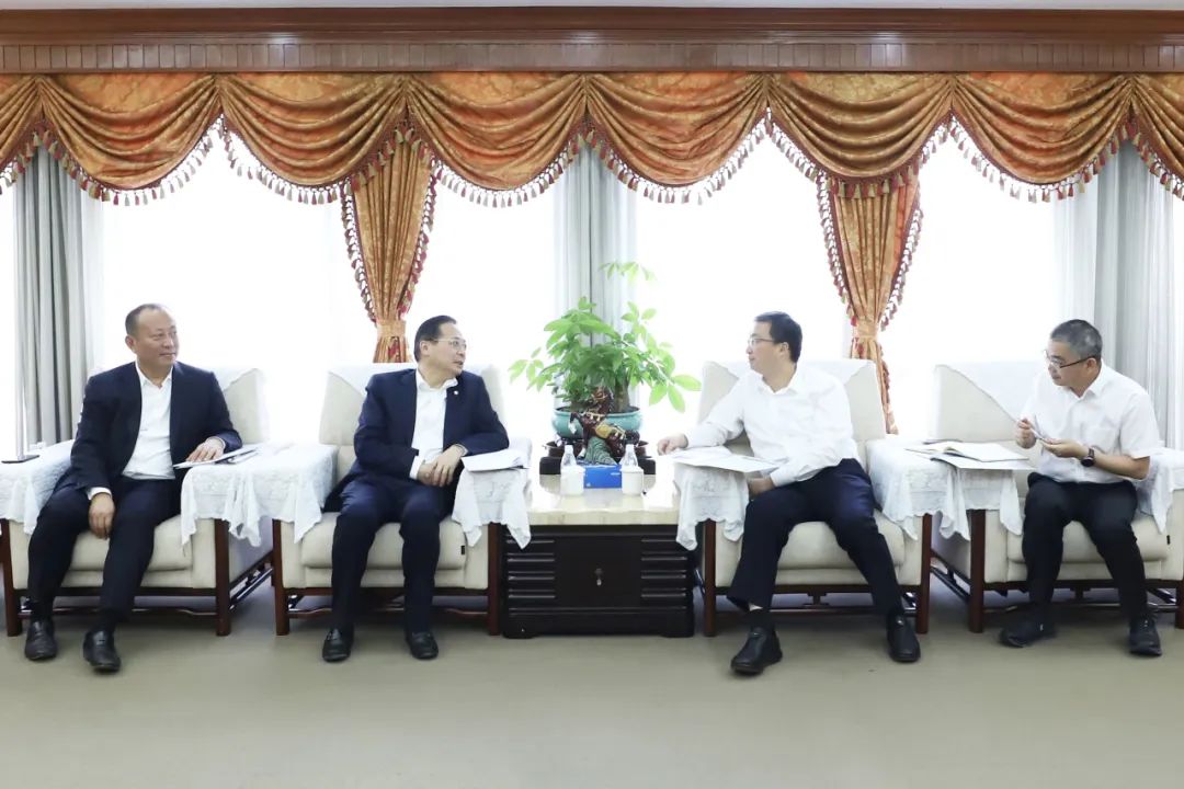 在中国铁路广州局集团有限公司,韦皓对周可璋一行到访表示欢迎,对中建