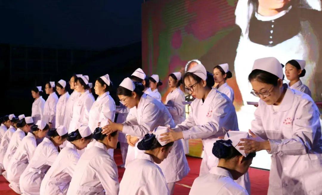 67北京中医药大学东方学院举办国际护士节文艺汇演
