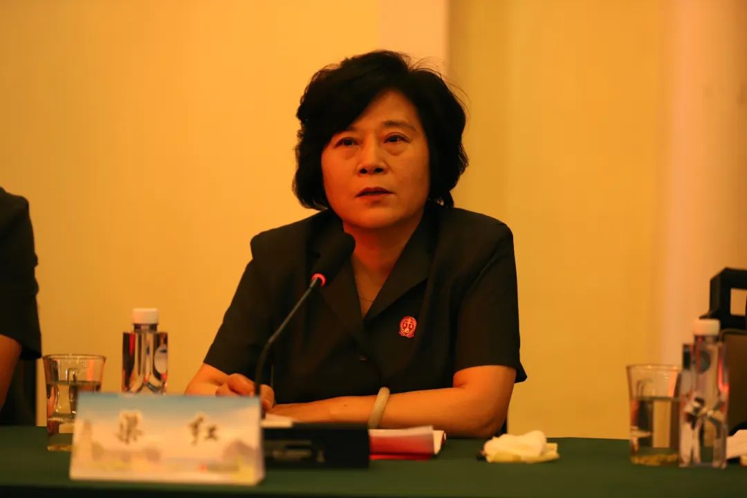 在随后召开的座谈会上,尉氏县法院党组书记,院长王学庆围绕狠抓司法