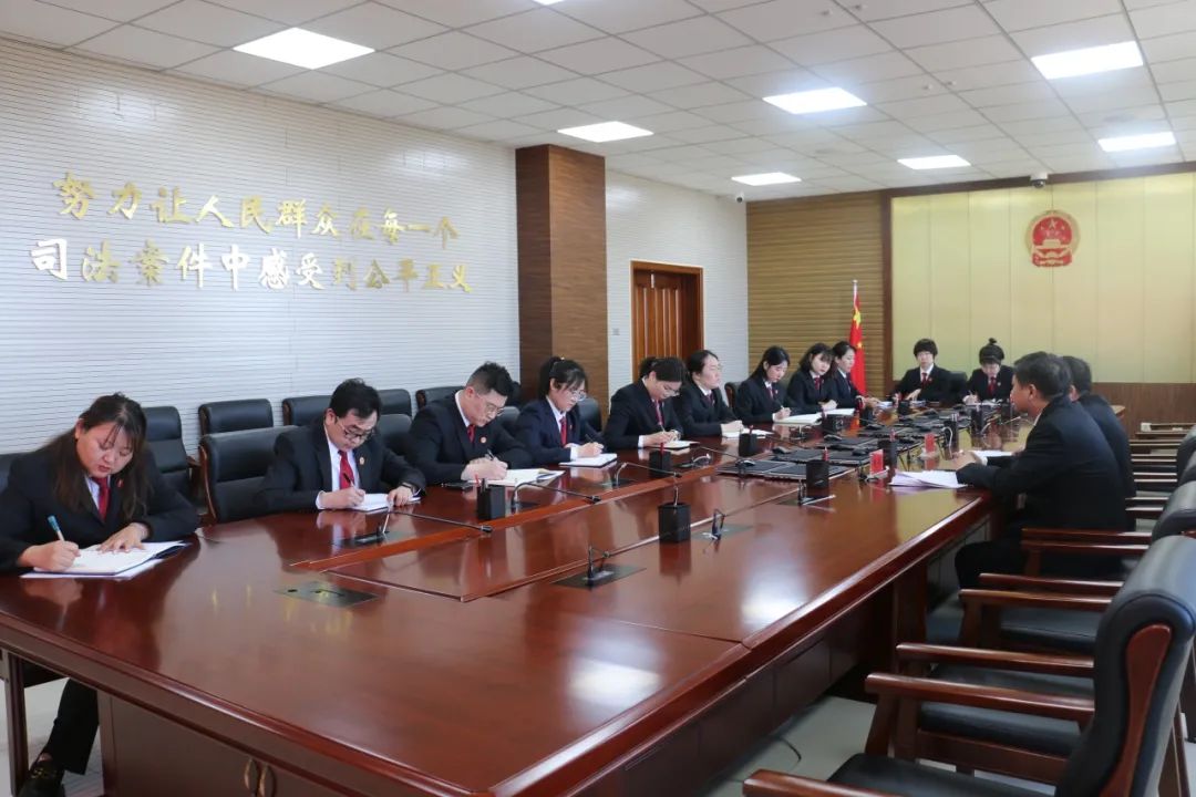 会上,刘励代表院党组对新任职干警表示祝贺,并语重心长地提出了四点