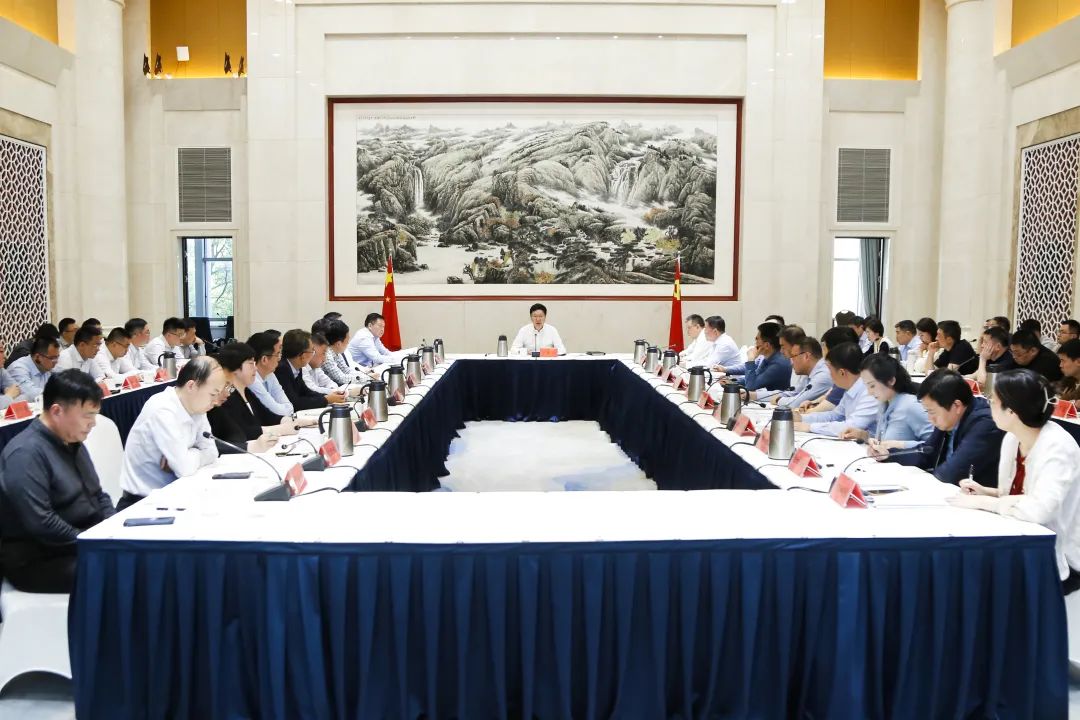 盐城经开区:全区招商引资项目推进汇报会召开