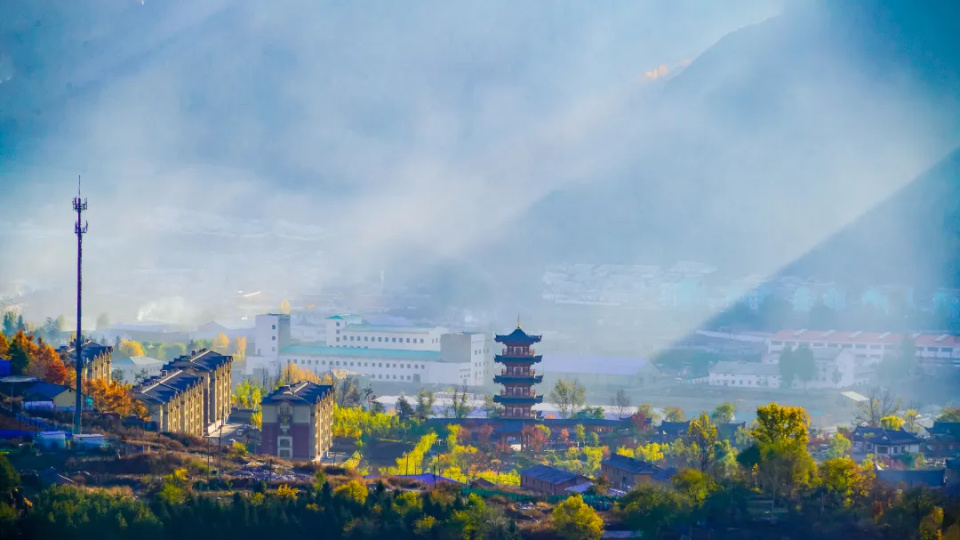 咔嚓!来看光影下的长白县城