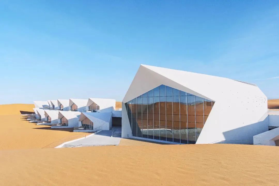 上海建工参与打造宁夏沙坡头"璀璨项链"——沙漠中的钻石酒店