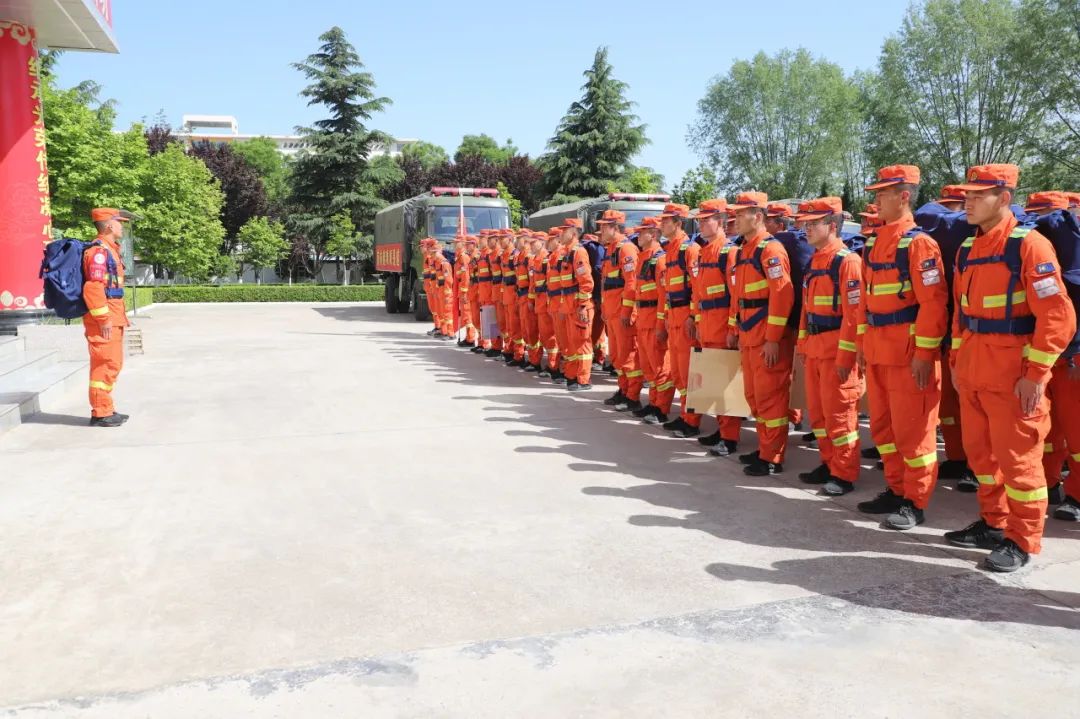 大练兵丨野营拉练砺血性 淬火成钢练精兵