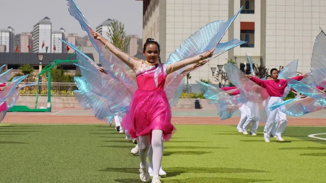 生机活力,播种理想的暖春,蓬勃葱郁,志气昂扬的酷夏,硕果盈枝,丰收