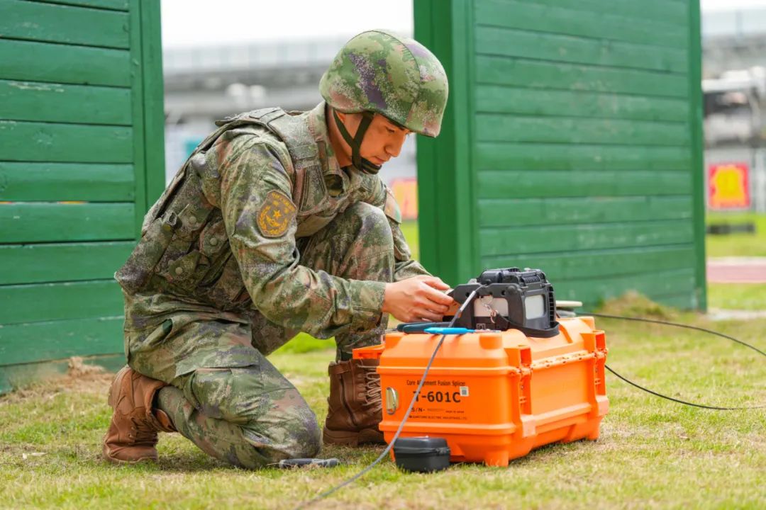 直击!通信兵淬火现场