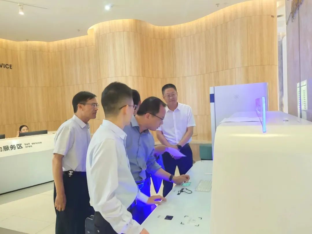 5月16日下午,司法部法治督察局备案审查处副处长徐顺,市司法局一级