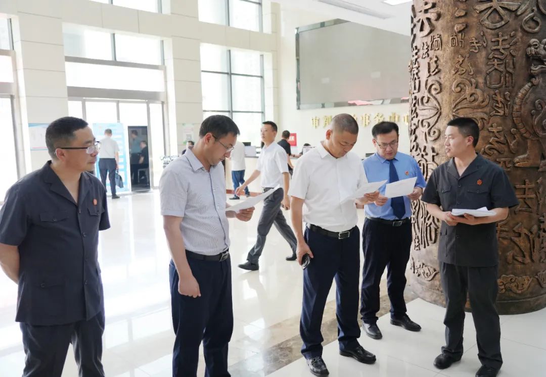 诉讼服务大厅,执行指挥中心等地详细调研"执行110"工作筹备和运行