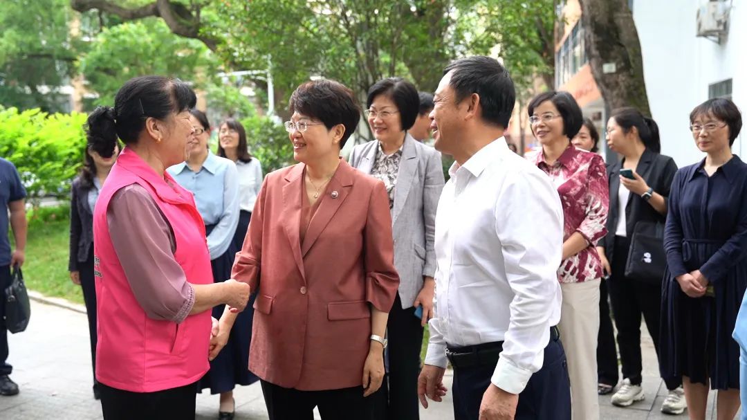 冯玲在江西调研时强调:创新方式载体 强化妇女思想政治引领