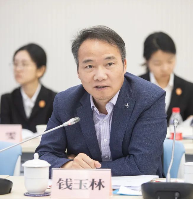 钱玉林上海市法学会商法学研究会副会长,华东政法大学经济法学院院长