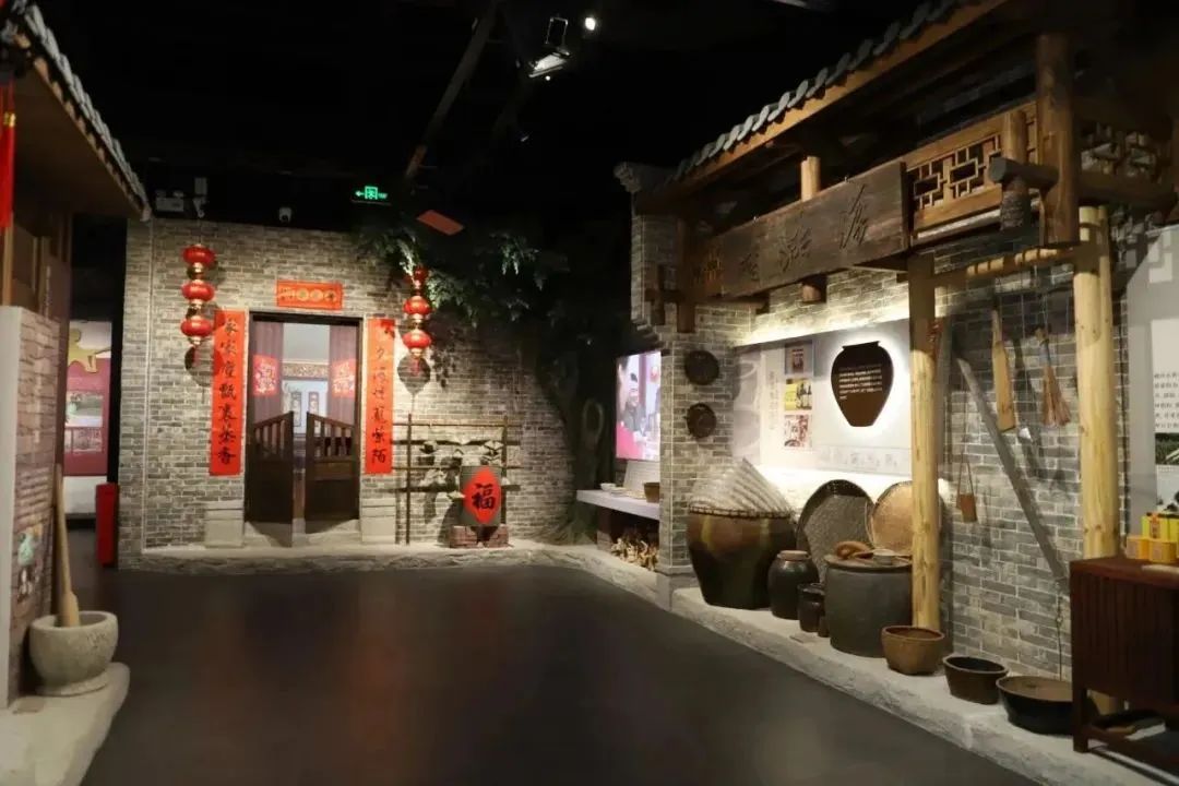 欣赏到肇庆出土文化,在展厅里,肇庆市博物馆文物藏品数量约12000件/套