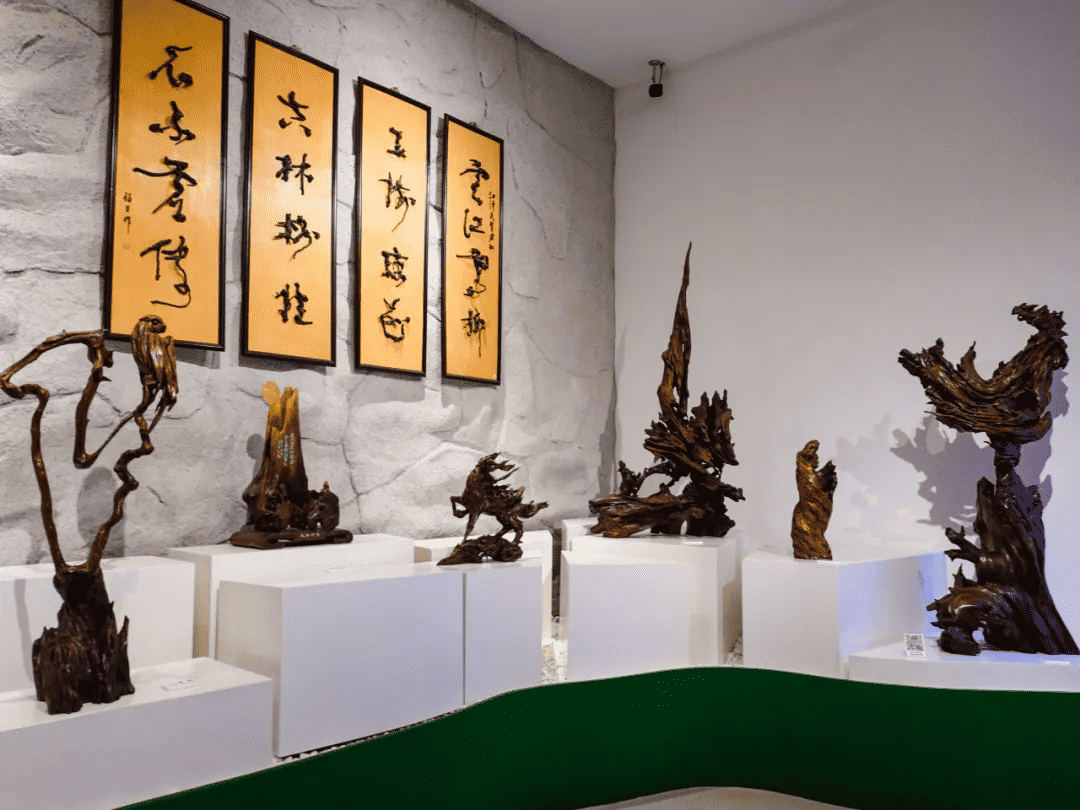《松花湖浪木艺术馆》《刘廼中艺术馆》《金意庵艺术馆》等以吉林市