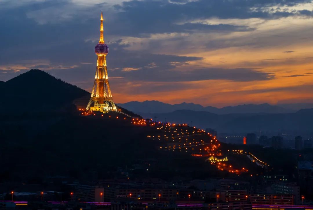 观看球赛 漫游西宁