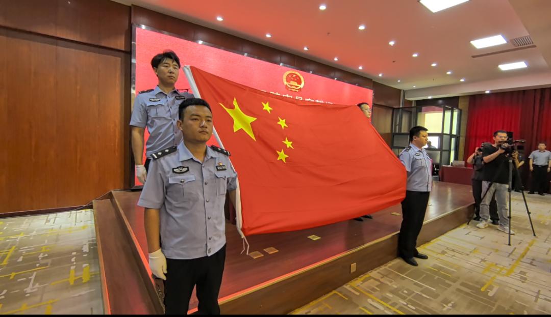 144名"无袍法官"宣誓就职