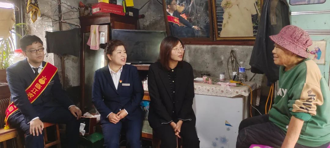 感恩母爱  传递幸福——临江农商银行苇沙河支行"浓情