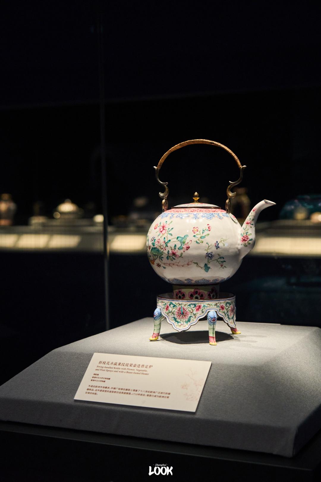 上海的免费展,躺下才能看