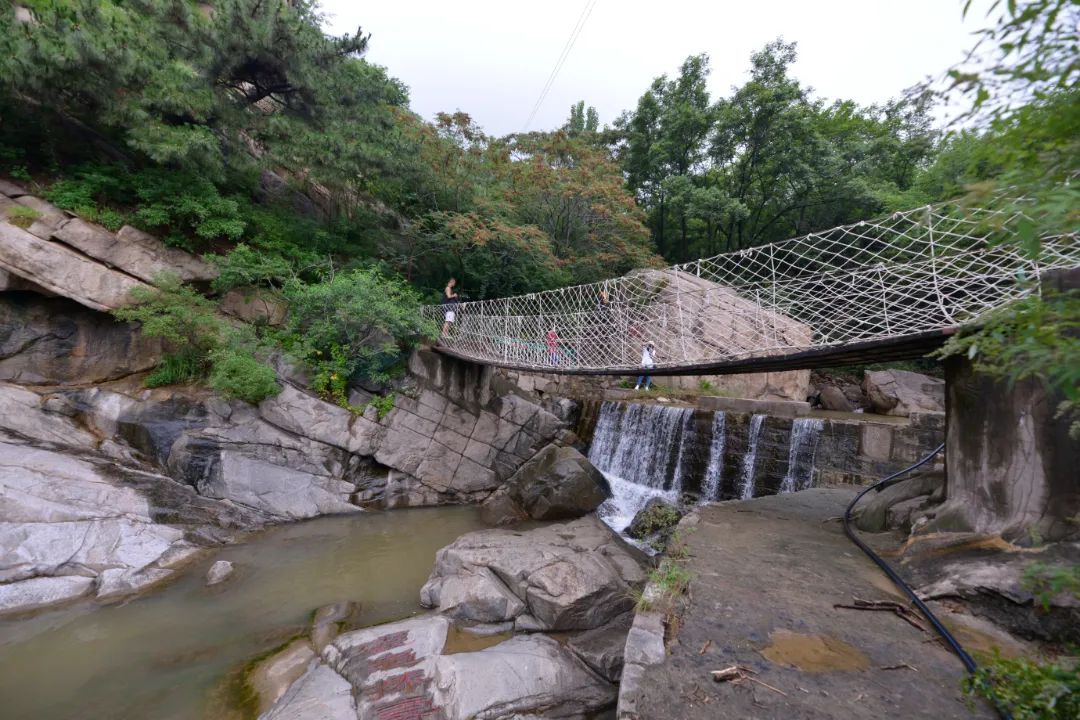 摄影:李锋,2023年4月拍摄济南龙门山景区04景区地址:莱芜区雪野街道房