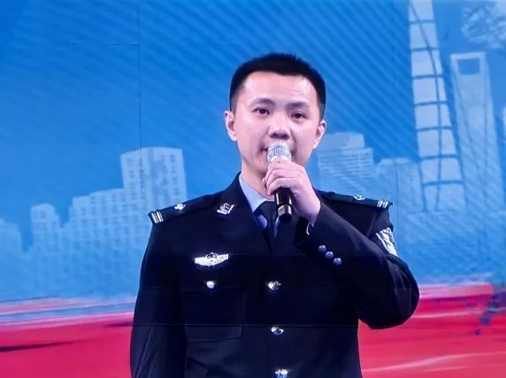 一直在路上 广播剧《803刑侦实录》等你来听 文末还有福利哦