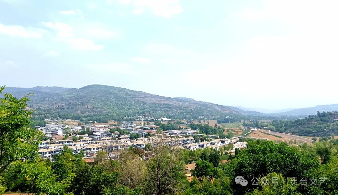 灵台县文联,百里镇人民政府组织开展"溯源商周文明 · 畅游山水百里"