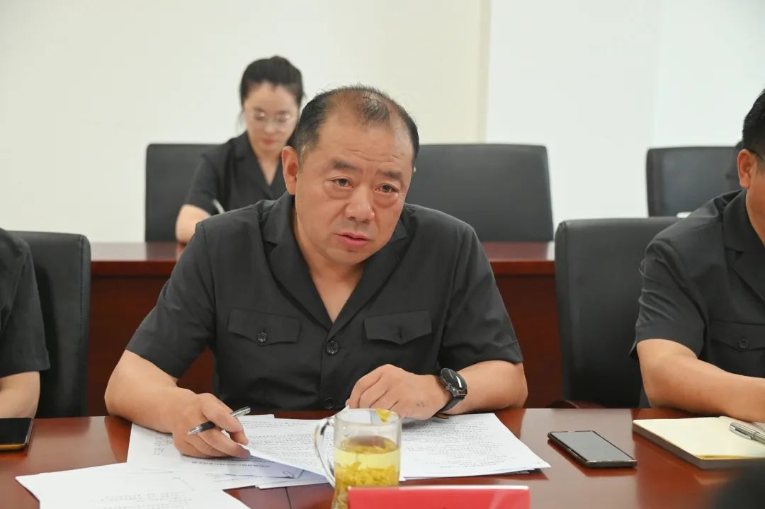 该院党组成员,副院长吴学军主持会议.