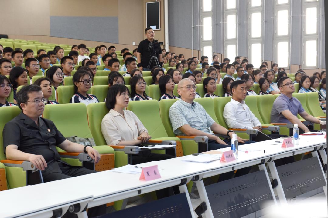 巴楚二中反方一辩买尔哈巴61艾力叶城二中正方四辩王尚涵第二场优秀