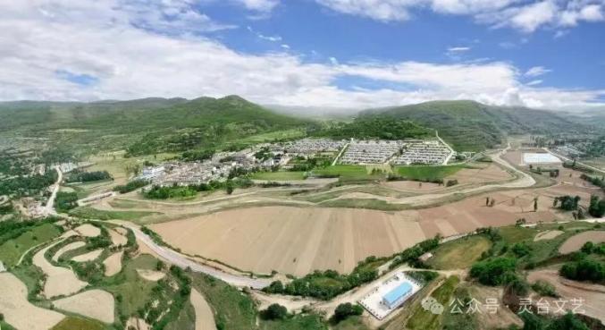 灵台县文联,百里镇人民政府组织开展"溯源商周文明 · 畅游山水百里"