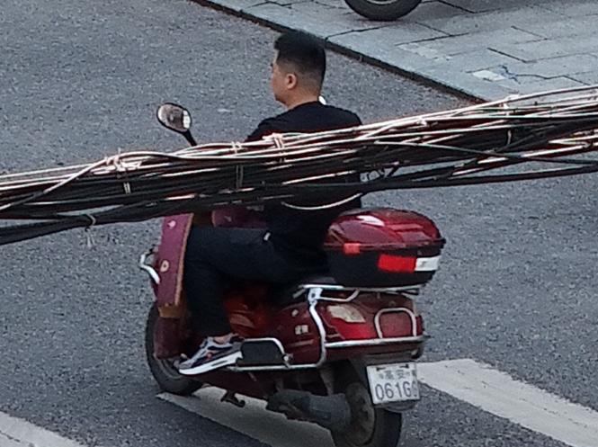 车主姓名:刘某车牌号:临061gg时间:5月8号地点:瑞阳大道与锦惠中路