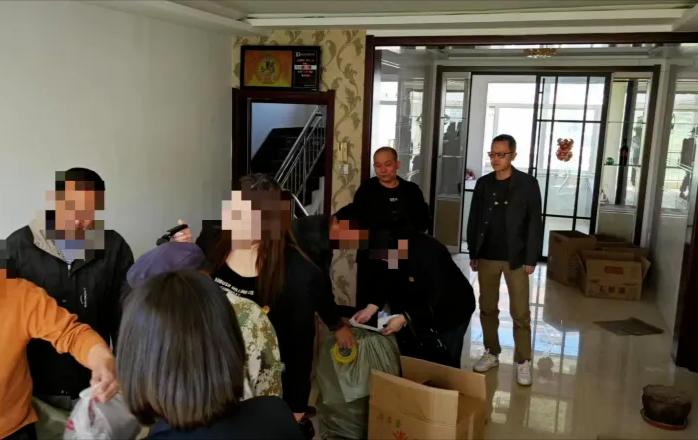 近日,包头稀土高新区人民法院执行干警奔赴400余公里前往丰镇市,对一