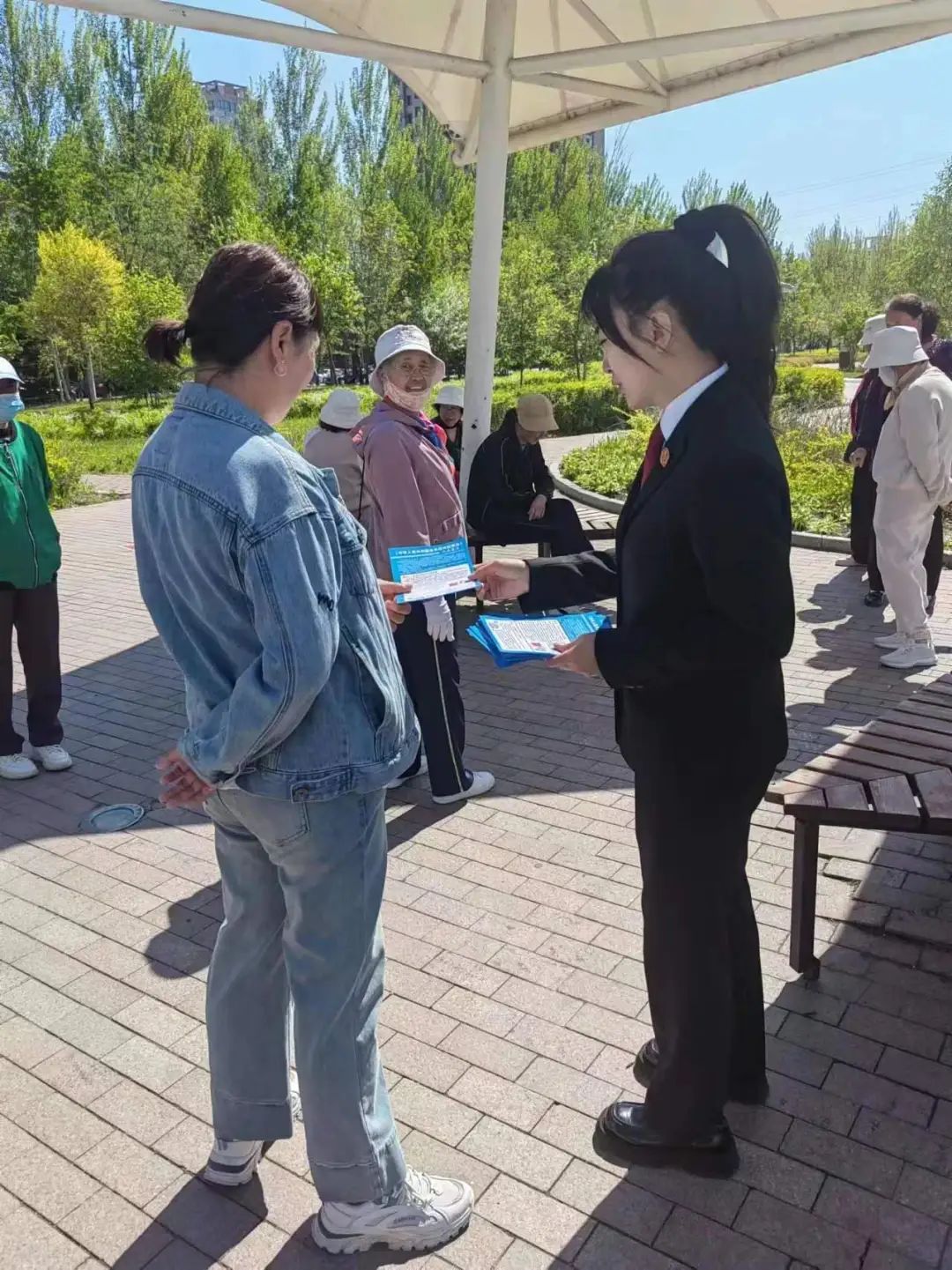 密山市法院开展《反有组织犯罪法》普法活动