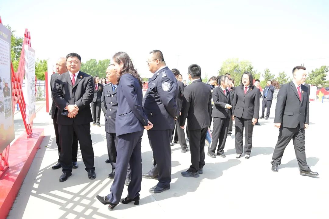 【党纪学习教育】青冈法院组织干警参观青冈县"清廉农村文化广场"