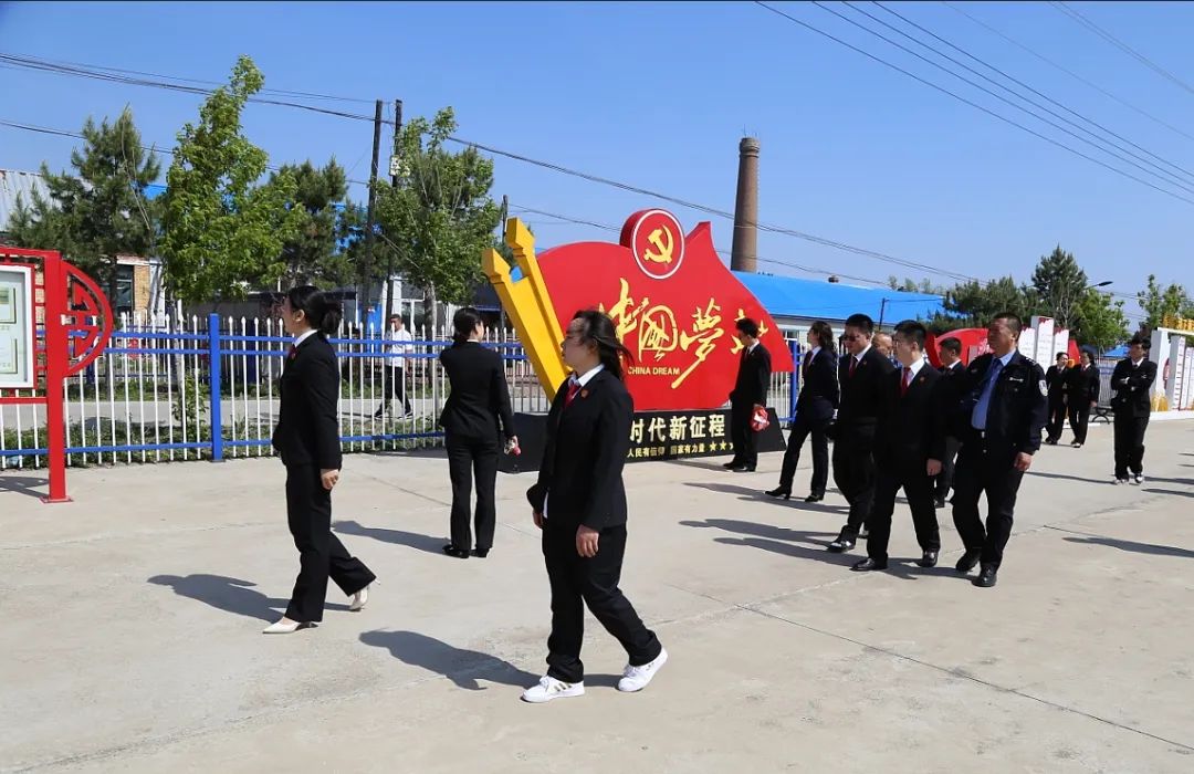 【党纪学习教育】青冈法院组织干警参观青冈县"清廉农村文化广场"