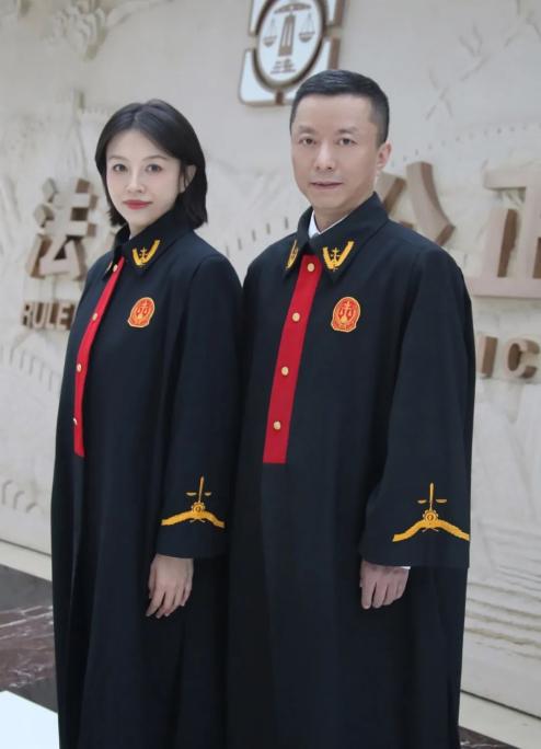 法官袍适用场合:法官庭审图片素材部分来源网络来源:北京法官往/期/回