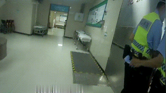 捡回一命！佛山一老人被眼镜蛇咬伤上演教科书式自救_澎湃号·媒体_澎湃新闻-The Paper
