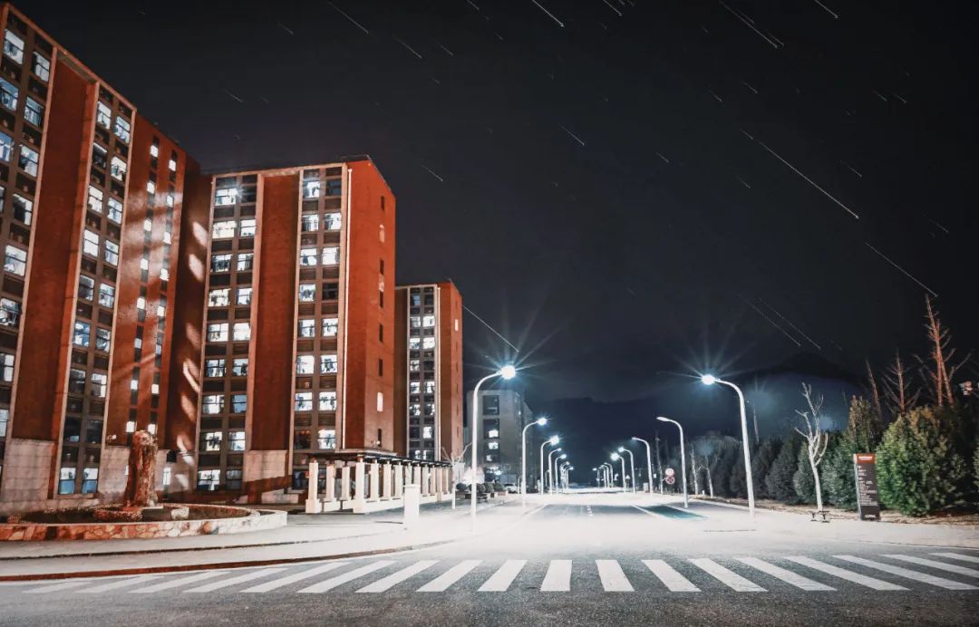 国防科技大学夜景图片