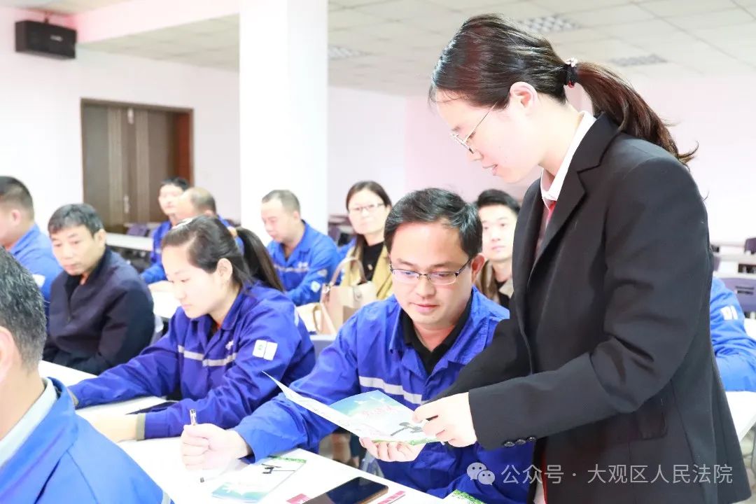 典亮生活"活动,为社区居民带来了一场精彩的《民法典》专题普法讲座