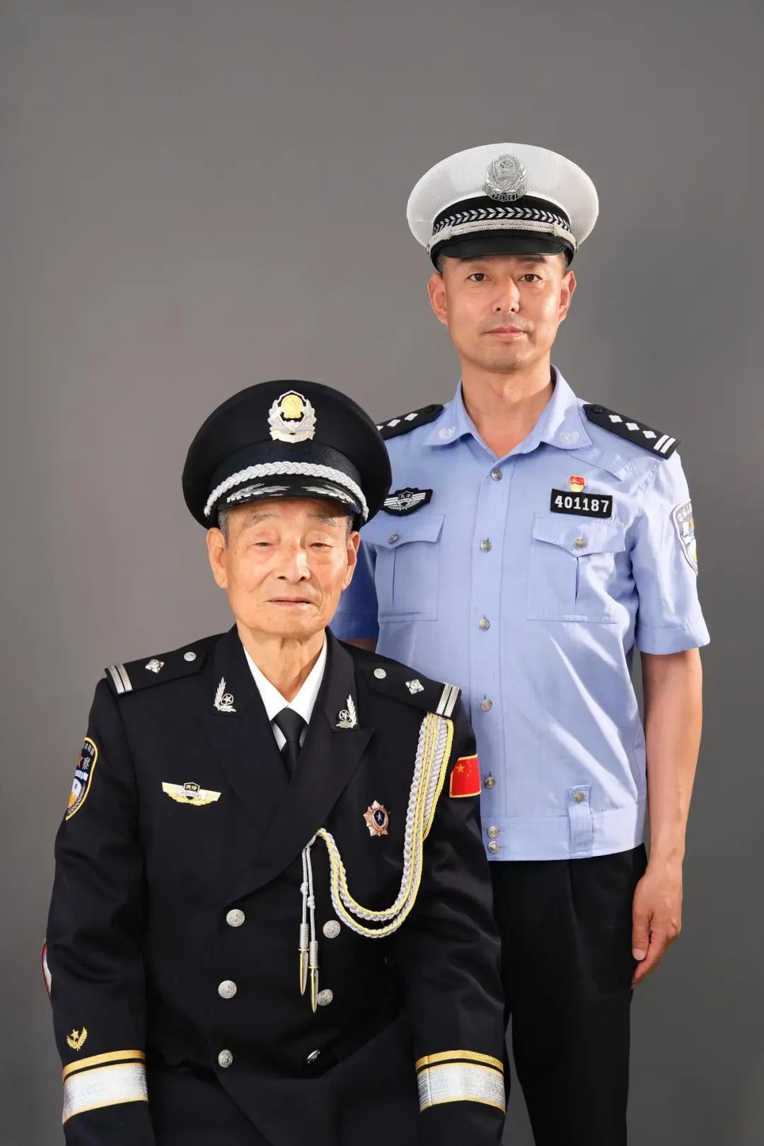 警礼服荣誉标识级别图片