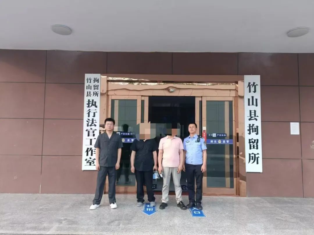 曾某将魏某诉至法院,法院判决魏某限期内偿还本息,判决文书生效后,魏