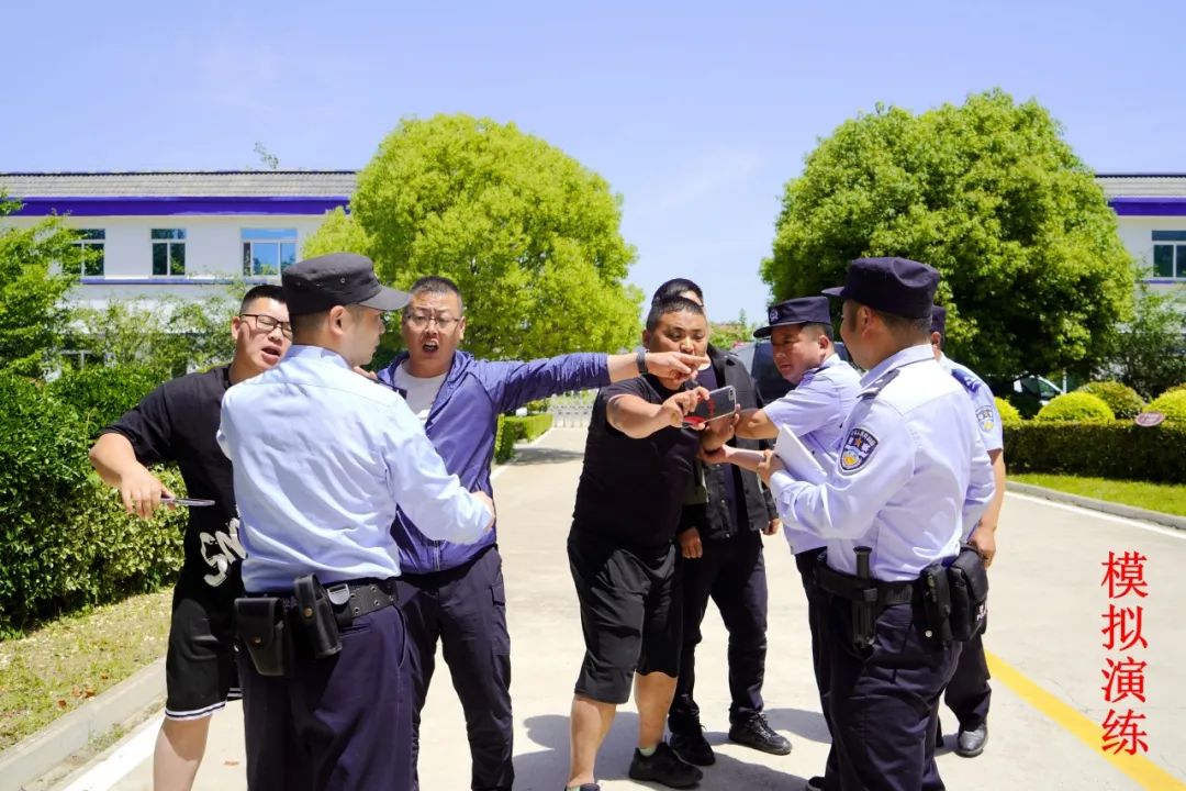 飒!飒!直击泗阳公安"红蓝对抗"现场!