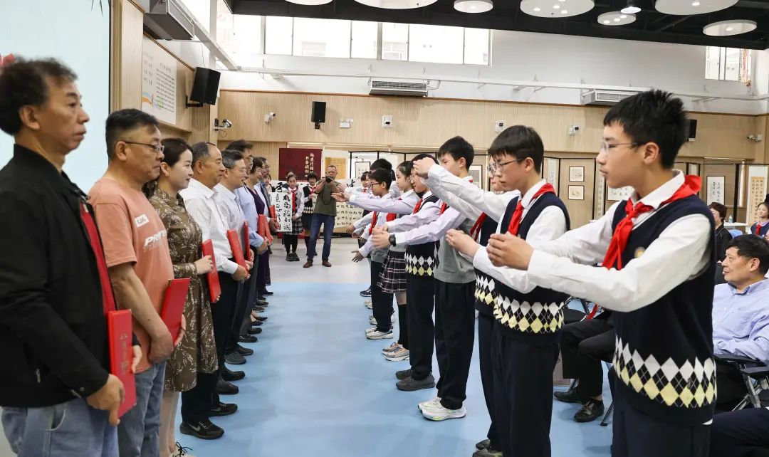黄浦区书法家协会以及市普教研究所联合主办,格致初级中学和上海华都