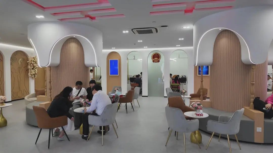 "520"迎登记"小高峰",黄浦区婚姻登记处全新亮相