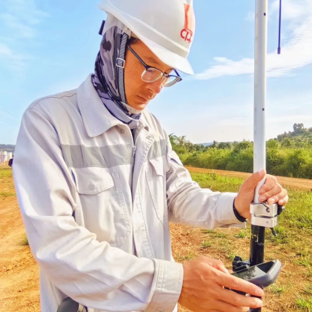五月的东非,最可爱的管道人.
